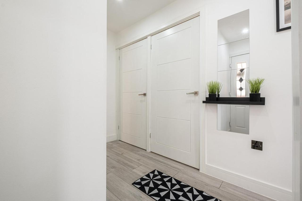 7 Guests - 4 Bedroom - Free Wi-Fi - Kettering Zewnętrze zdjęcie