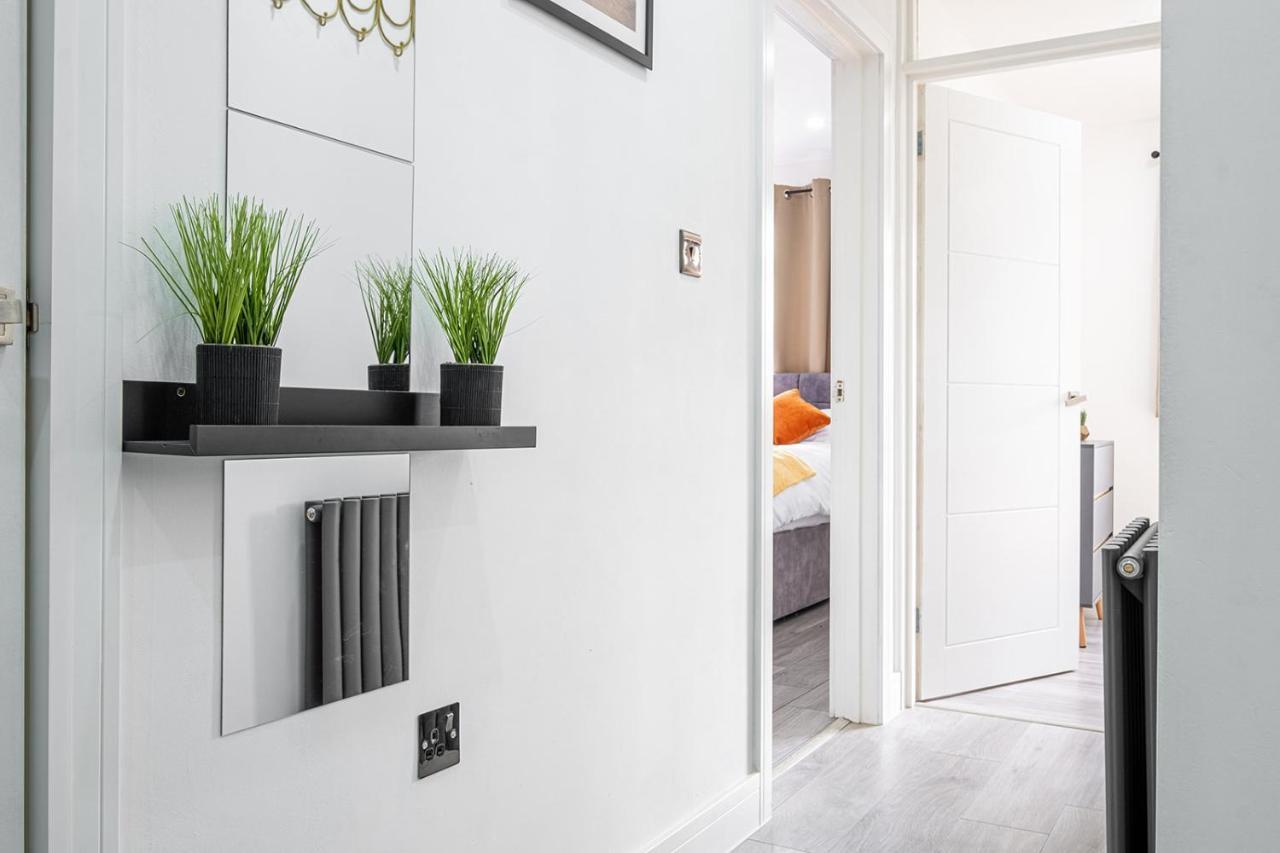7 Guests - 4 Bedroom - Free Wi-Fi - Kettering Zewnętrze zdjęcie