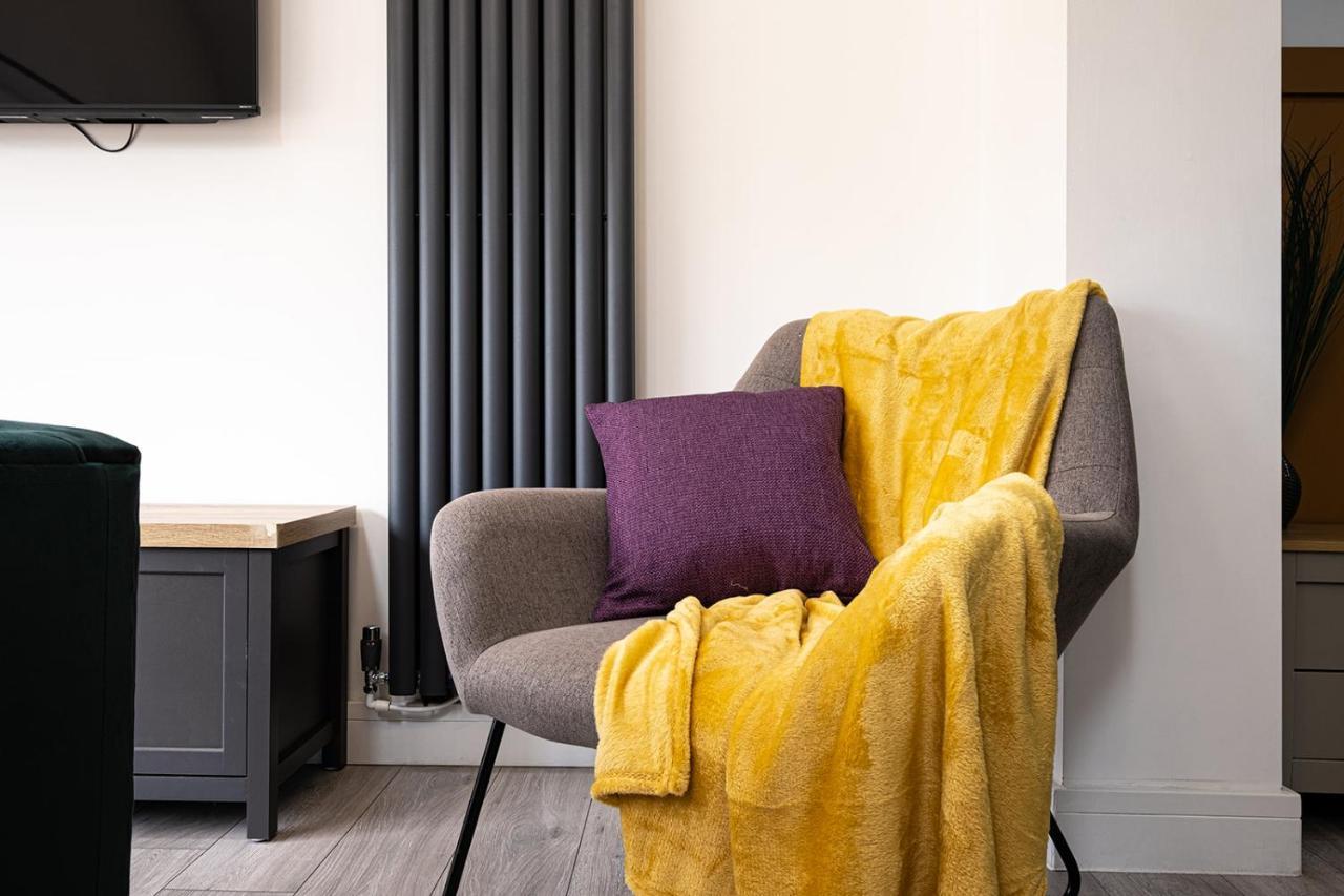 7 Guests - 4 Bedroom - Free Wi-Fi - Kettering Zewnętrze zdjęcie