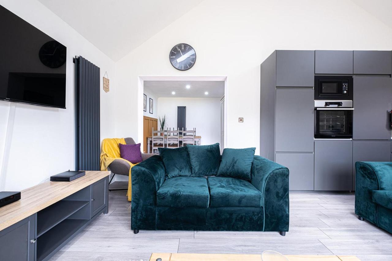 7 Guests - 4 Bedroom - Free Wi-Fi - Kettering Zewnętrze zdjęcie